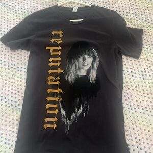 reputation tour shirt size small